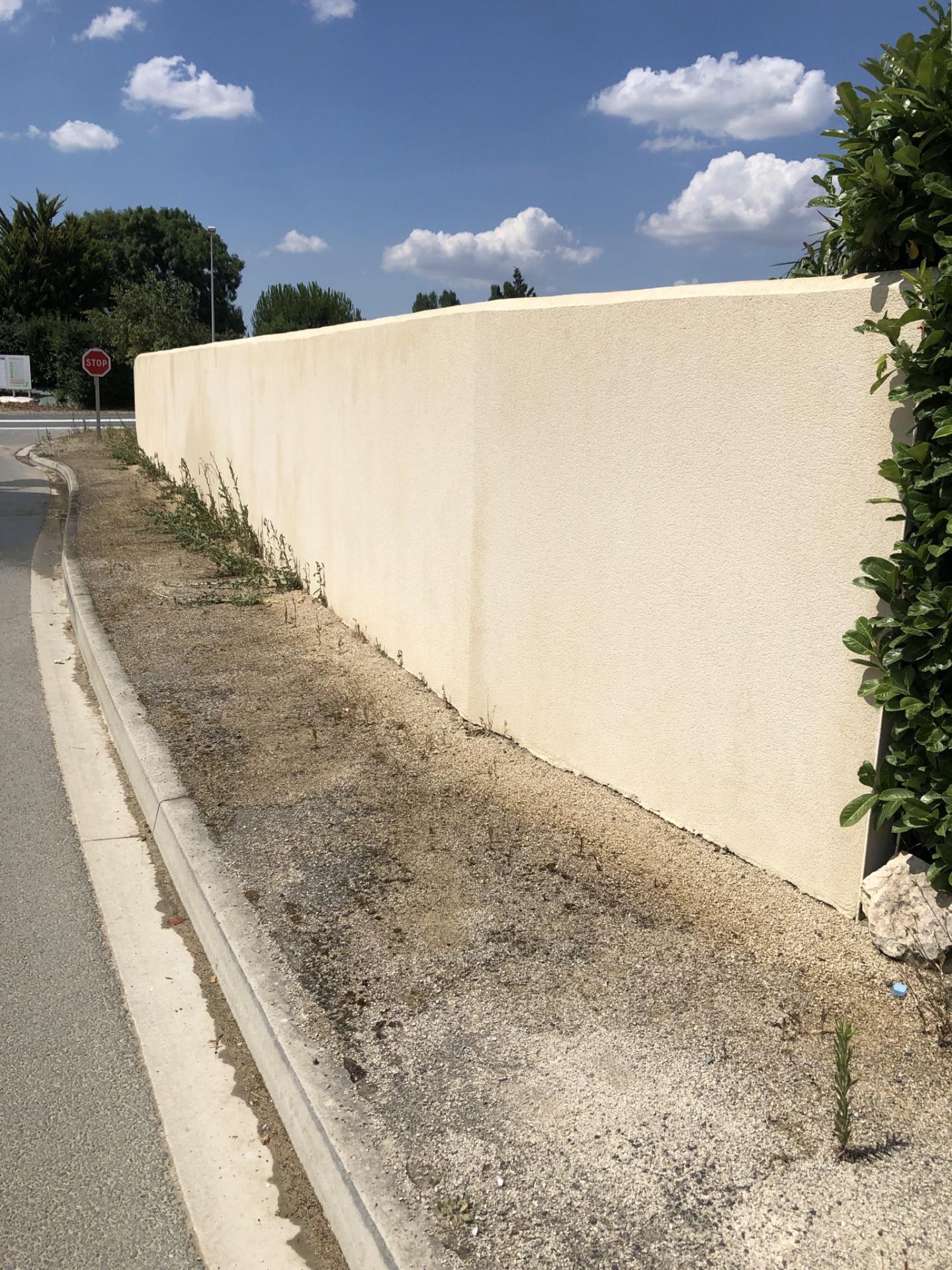  Mur après traitement sans Karcher 