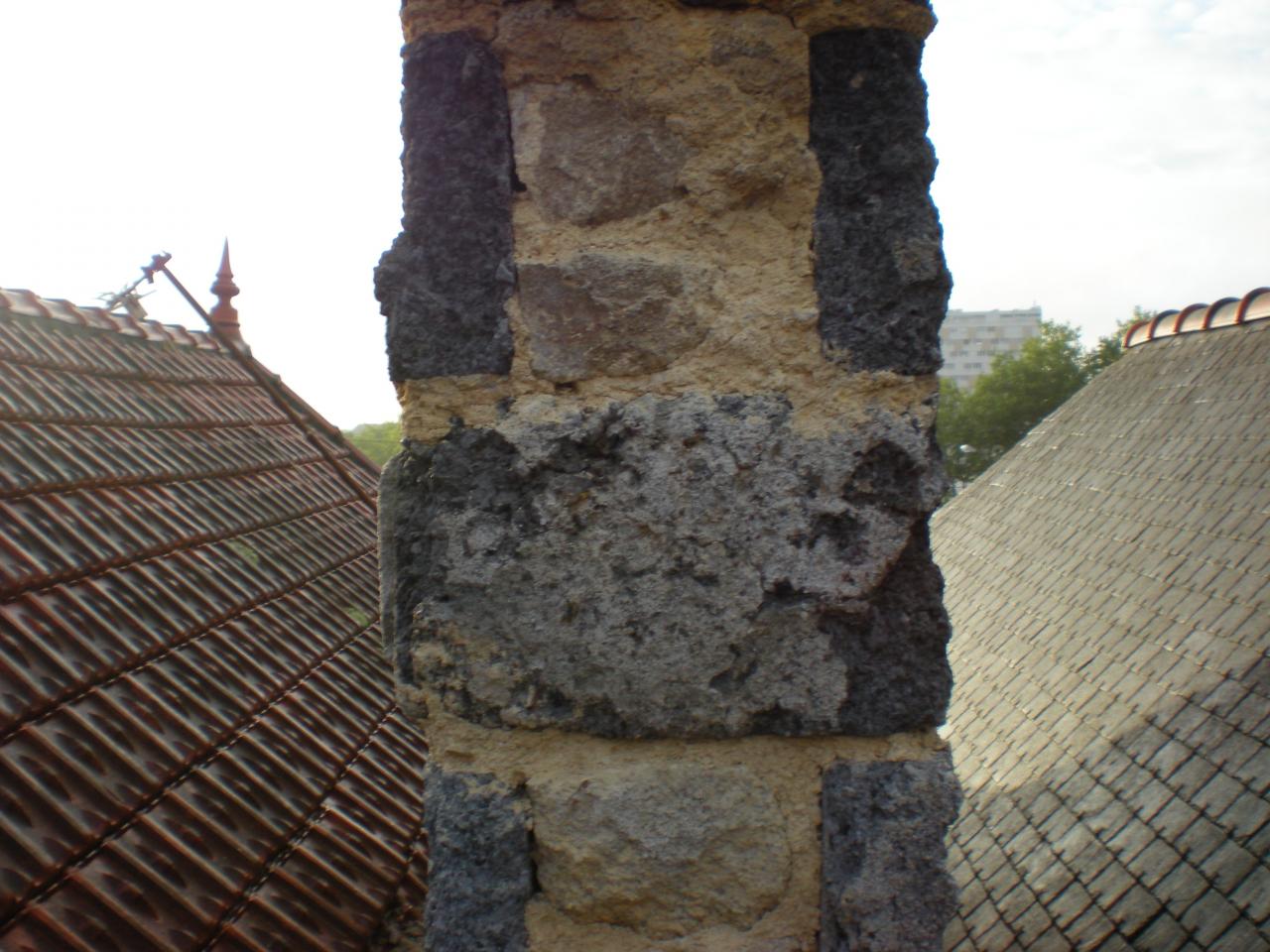 Rénovation d'une cheminée qui était à loin de s'écrouler